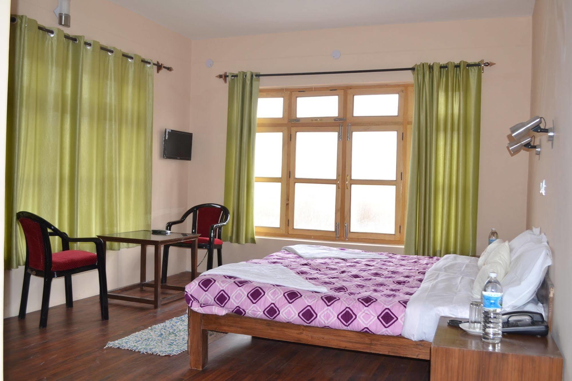 Hotel Ladakh Heaven Leh Bagian luar foto